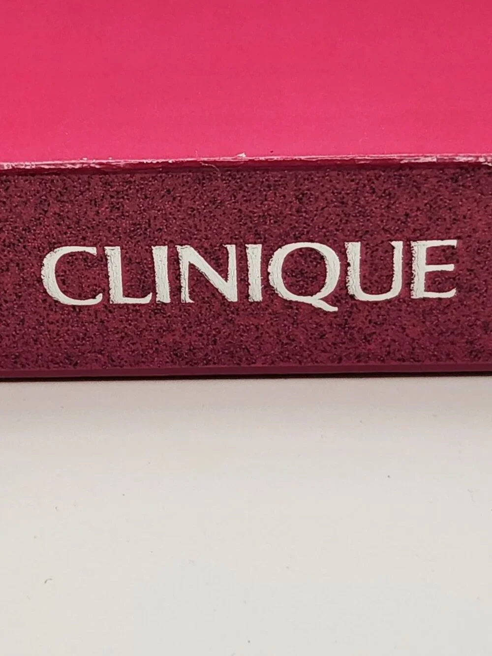 Clinque Kisses Dramatically Different Lipstick Five full size tubes NIP